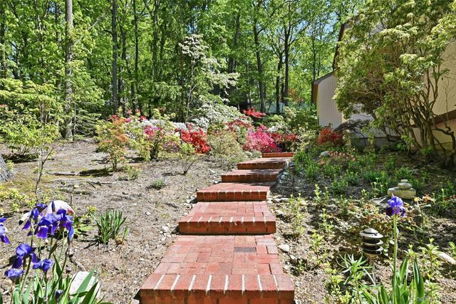 40 Laurel Hill Road, Centerport, NY 11721