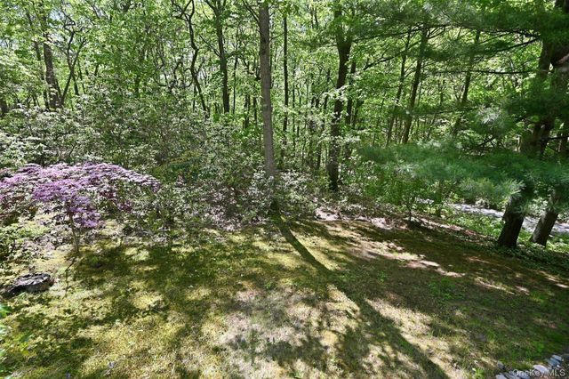 40 Laurel Hill Road, Centerport, NY 11721