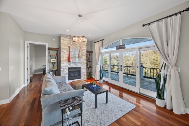 77 River Front Dr, Sparta, TN 38583