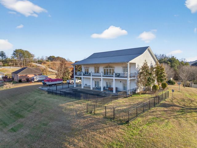 77 River Front Dr, Sparta, TN 38583