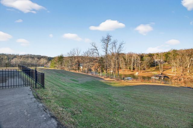 77 River Front Dr, Sparta, TN 38583