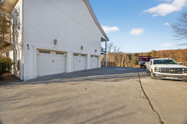 77 River Front Dr, Sparta, TN 38583