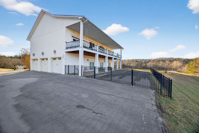 77 River Front Dr, Sparta, TN 38583