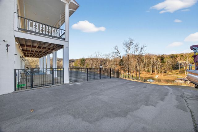 77 River Front Dr, Sparta, TN 38583