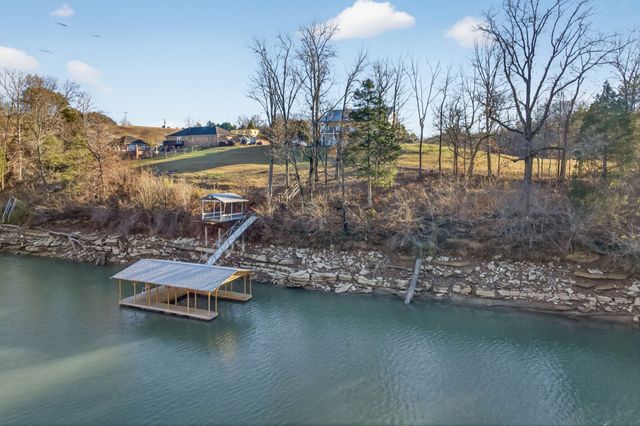 77 River Front Dr, Sparta, TN 38583