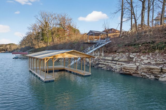 77 River Front Dr, Sparta, TN 38583