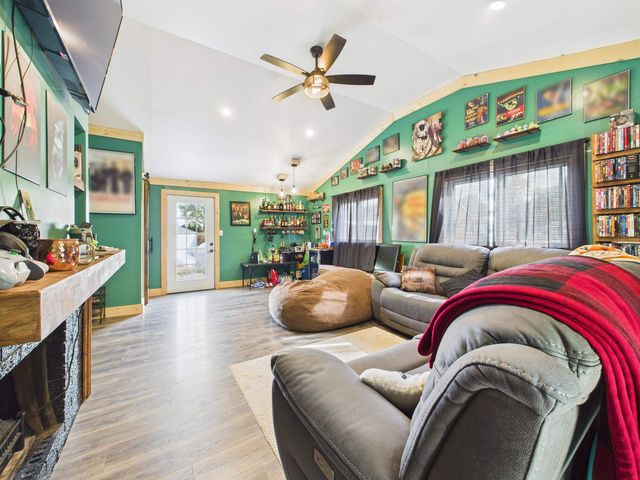 515 E Riverside Road, Huntington, IN 46750