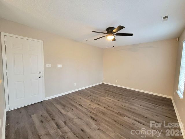 6007 Running Deer Road, Charlotte, NC 28214