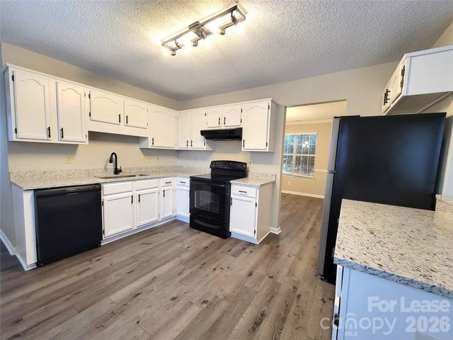 6007 Running Deer Road, Charlotte, NC 28214