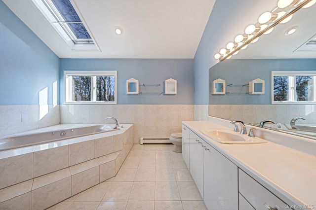 10 Cori Lane, Bohemia, NY 11716