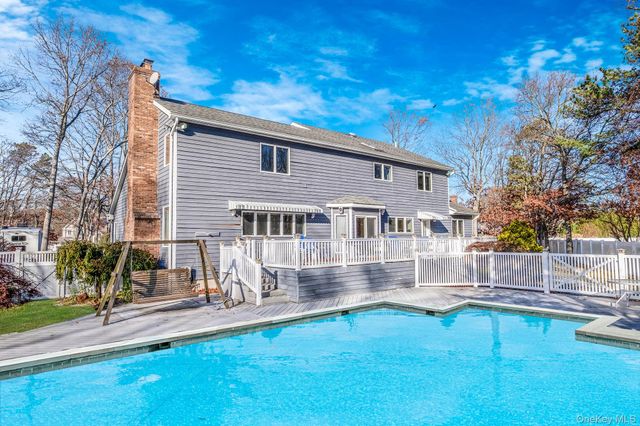 10 Cori Lane, Bohemia, NY 11716