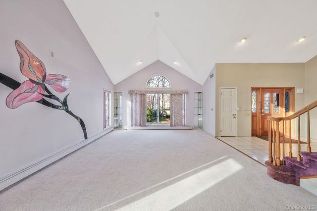 10 Cori Lane, Bohemia, NY 11716