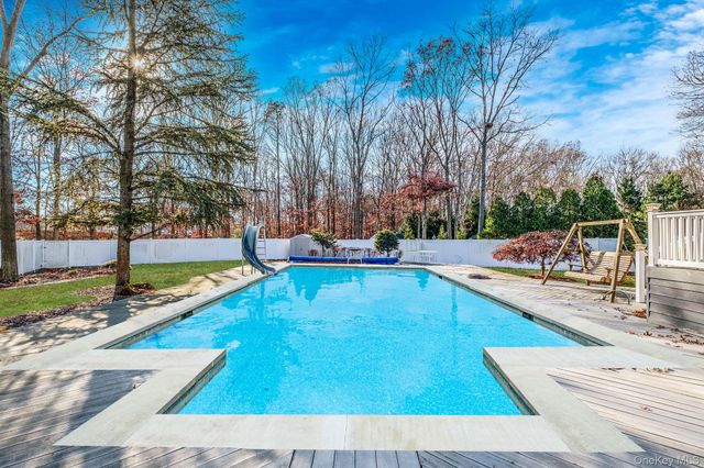 10 Cori Lane, Bohemia, NY 11716