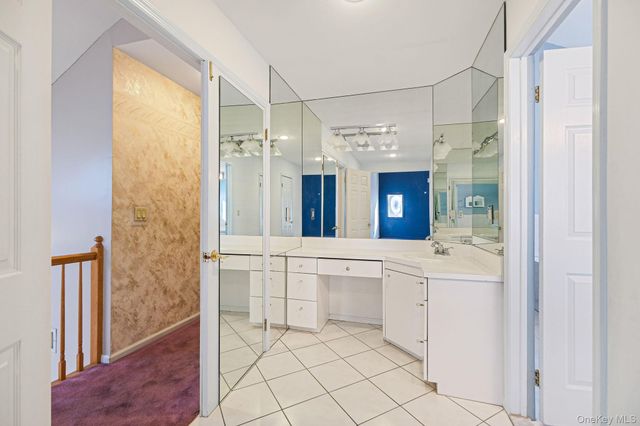 10 Cori Lane, Bohemia, NY 11716