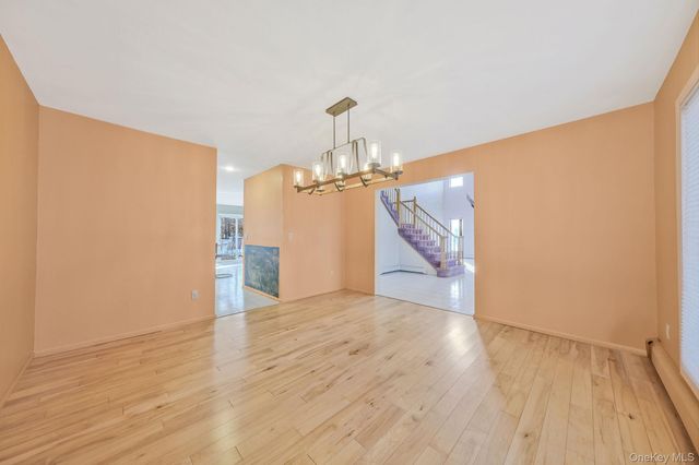 10 Cori Lane, Bohemia, NY 11716