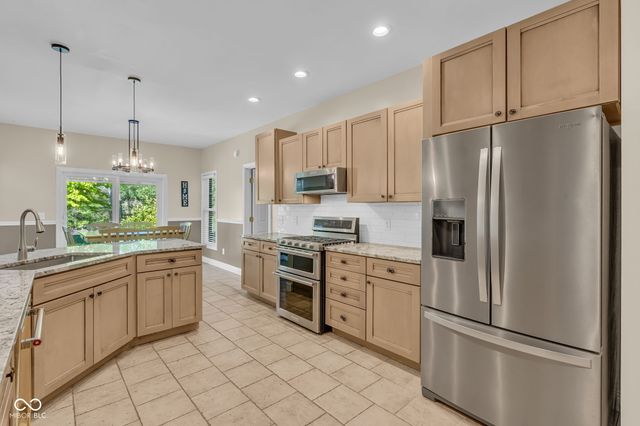 87 John Court, Danville, IN 46122