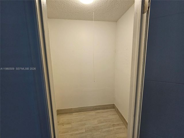 4621 SW 33rd Ave 1-6, Dania Beach, FL 33312