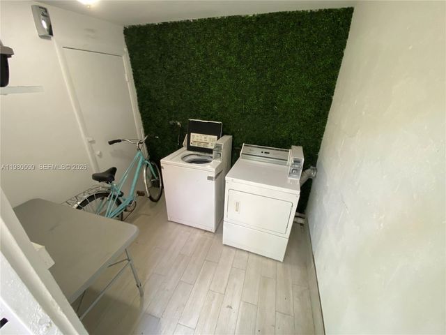 4621 SW 33rd Ave 1-6, Dania Beach, FL 33312