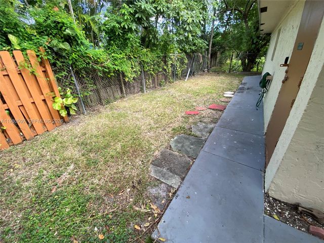 4621 SW 33rd Ave 1-6, Dania Beach, FL 33312