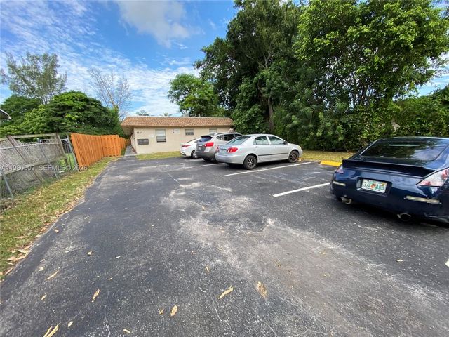 4621 SW 33rd Ave 1-6, Dania Beach, FL 33312