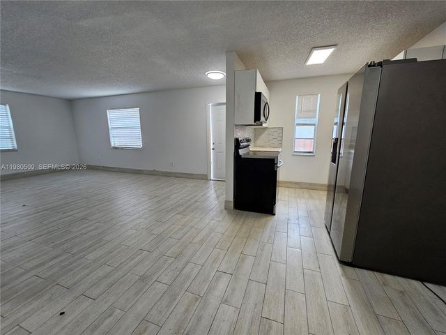 4621 SW 33rd Ave 1-6, Dania Beach, FL 33312