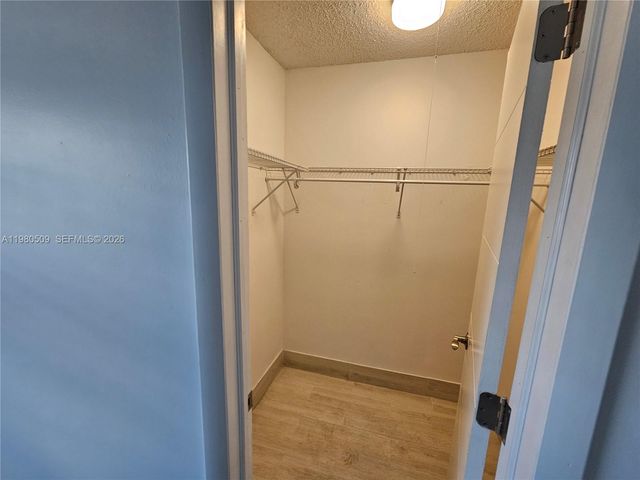 4621 SW 33rd Ave 1-6, Dania Beach, FL 33312