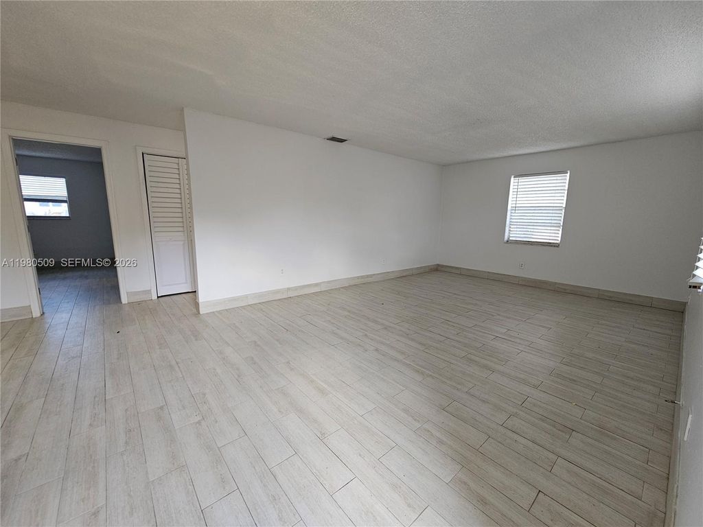 4621 SW 33rd Ave 1-6, Dania Beach, FL 33312