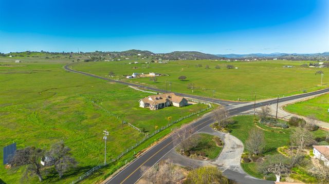 2906 Ranchito Dr, La Grange, CA 95329