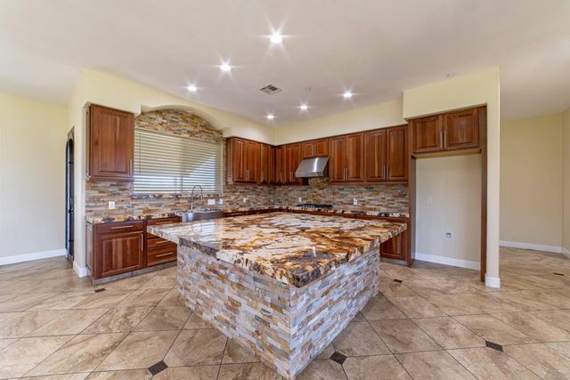 2906 Ranchito Dr, La Grange, CA 95329