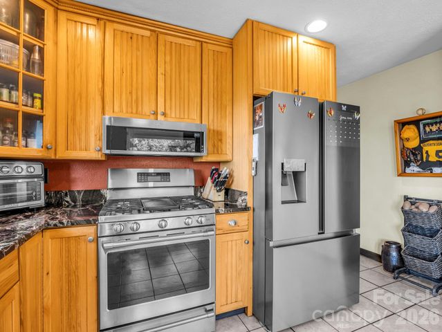 1025 Jeter Mountain Road, Penrose, NC 28766