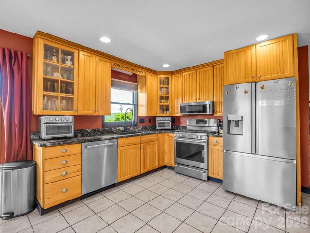 1025 Jeter Mountain Road, Penrose, NC 28766