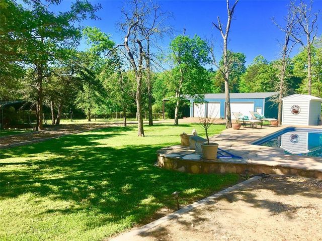 2042 Willow Springs Road, Fayetteville, TX 78940