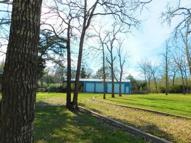 2042 Willow Springs Road, Fayetteville, TX 78940