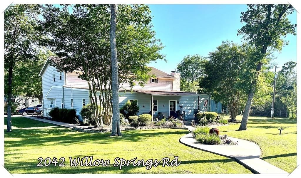2042 Willow Springs Road, Fayetteville, TX 78940