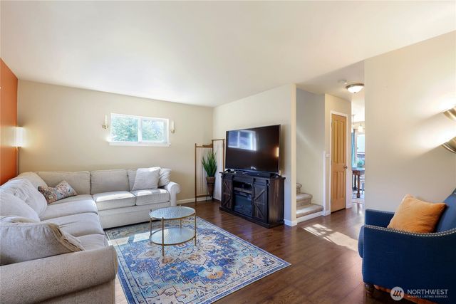 360 NE Max William Loop, Poulsbo, WA 98370