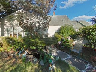 7 Lily Lane, Levittown, NY 11756