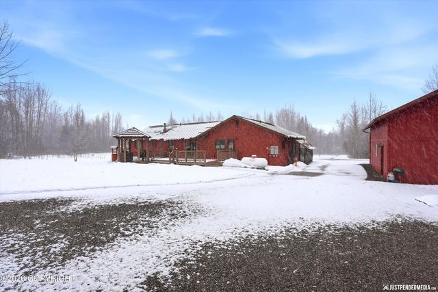 5853 E Edgerton Parks Road, Palmer, AK 99645