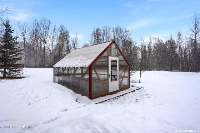 5853 E Edgerton Parks Road, Palmer, AK 99645