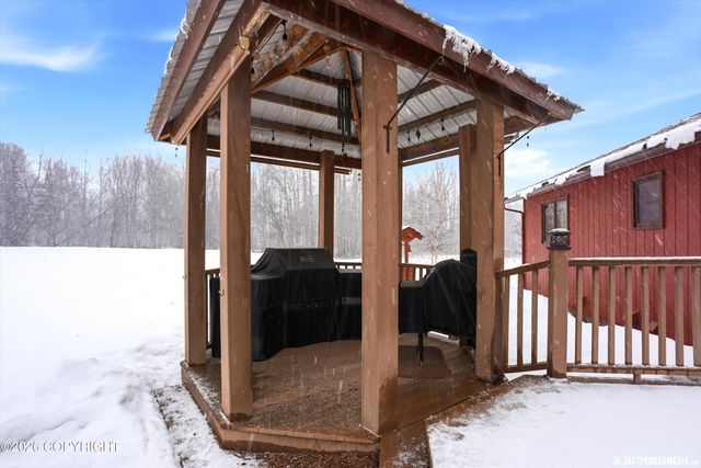 5853 E Edgerton Parks Road, Palmer, AK 99645