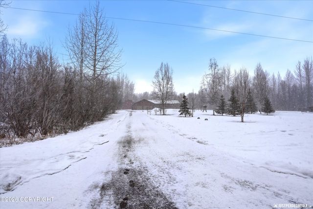 5853 E Edgerton Parks Road, Palmer, AK 99645