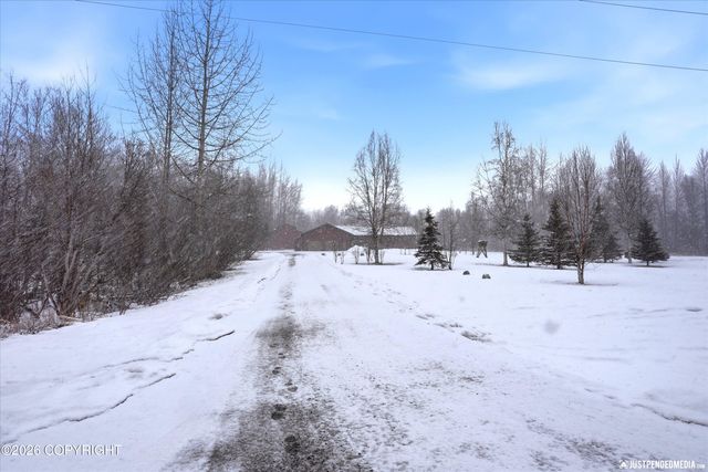5853 E Edgerton Parks Road, Palmer, AK 99645