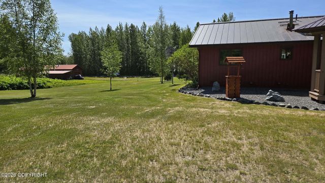 5853 E Edgerton Parks Road, Palmer, AK 99645
