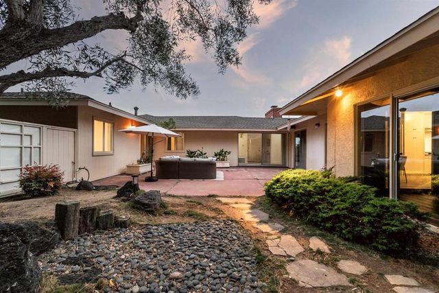 8511 Avenida De Las Ondas, La Jolla, CA 92037