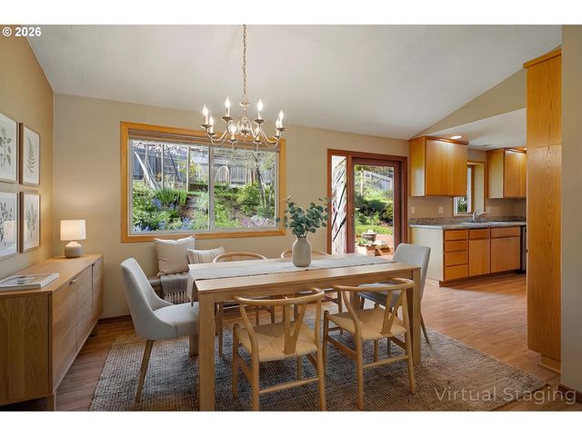 2090 HAWKINS Ln, Eugene, OR 97405