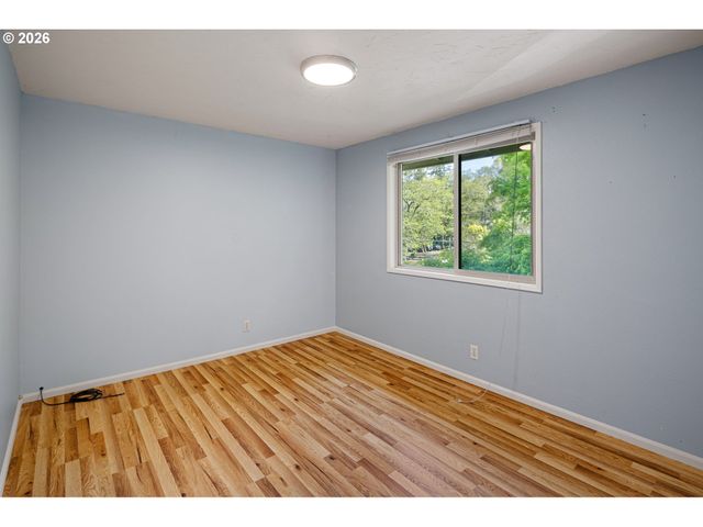 2090 HAWKINS Ln, Eugene, OR 97405