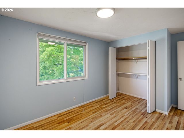 2090 HAWKINS Ln, Eugene, OR 97405