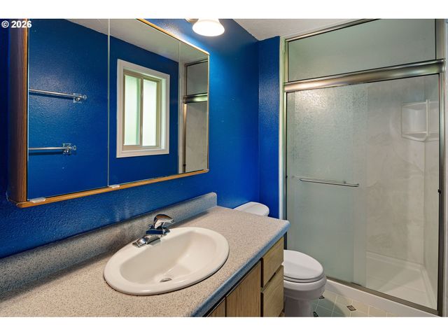 2090 HAWKINS Ln, Eugene, OR 97405