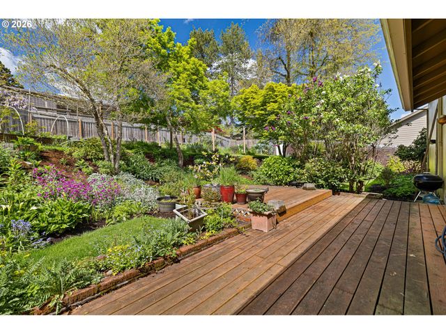 2090 HAWKINS Ln, Eugene, OR 97405