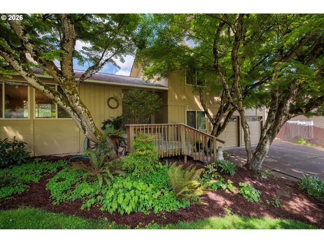 2090 HAWKINS Ln, Eugene, OR 97405