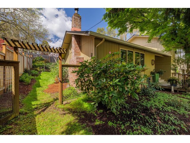 2090 HAWKINS Ln, Eugene, OR 97405
